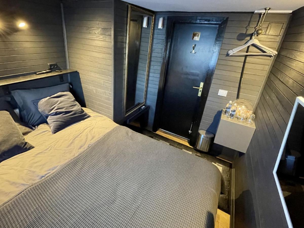 Modernus Kambarys Barzoje Ant Nemuno Hotel Kaunas Kültér fotó